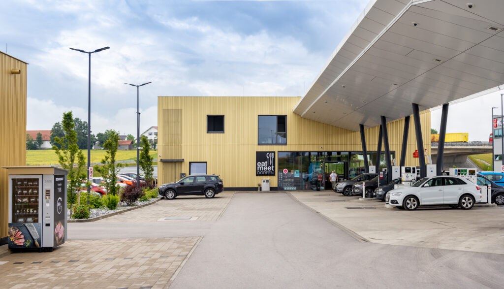 Eat + Meet Dorfen, "Tankstelle des Jahres 2021" in der Kategorie "Shop unter 150 qm"

Foto: Hans-Rudolf Schulz